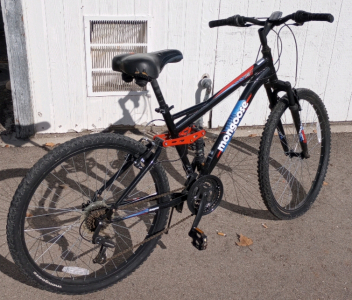 Mongoose Standoff 26" Full Suspension 21-Speed Bike