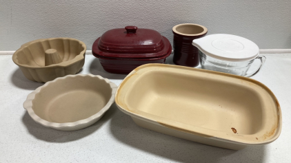 Pampered Chef: Stone Bakeware, Stone Utensil Holder, Glass Measured Bowl w/ Lid