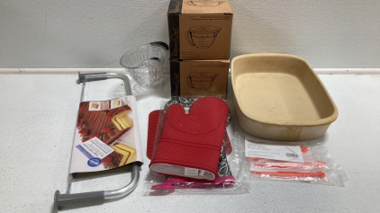 Large Cake Leveler, Oven Mitts, Pampered Chef: Stone Baking Pan, (2) 1qt Batter Bowl, Measuring Cups, (2) Citrus Peelers