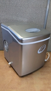 New Countertop Ice Maker