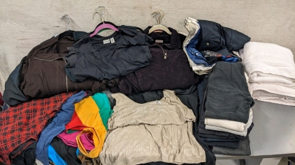 Women's (2-3/S) Clothing, Bath Towels