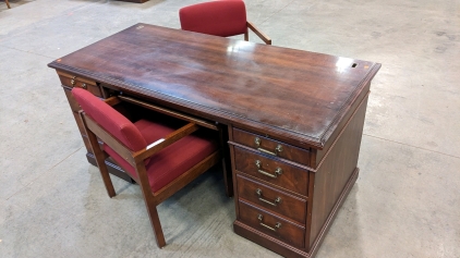 Executive Desk w/Chairs