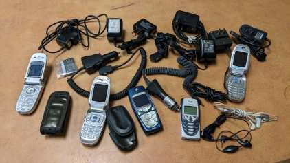 Older Cell Phones & Accessories