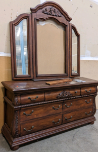 68" Dresser w/Winged Mirror
