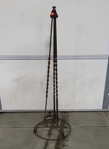 Metal Yard Decor Stand