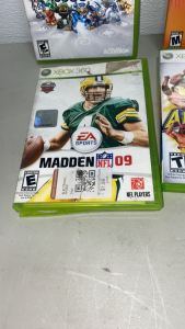 (1) Xbox 360 Skylandera Giants, (1) Xbox 360 GTA Vice City, (1) Xbox 360 All Stars, (1) Xbox 360 Madden 09