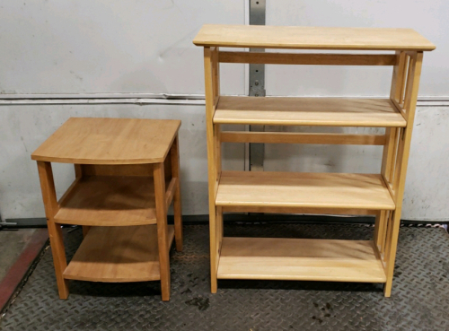 2 Wooden Shelves