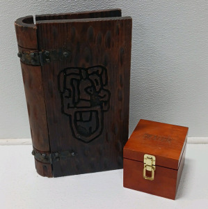 'Dexter' Wood Case With Glass Coasters And Wooden Case