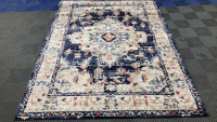 5’3” x 7’ Off-White/Blue Traditional Area Rug