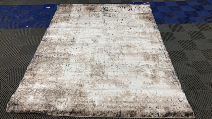 5&rsquo;3&rdquo; x 7&rsquo; White/Tan/Brown Area Rug