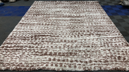 7&rsquo;10&rdquo; x 10&rsquo; Blush/White Shag Rug