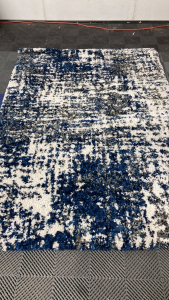 5&rsquo;3&rdquo; x 7&rsquo;5&rdquo; Blue/White Shag Rug