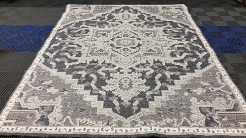 7&rsquo;10&rdquo; x 10&rsquo; Tan/Blue-Gray Area Rug