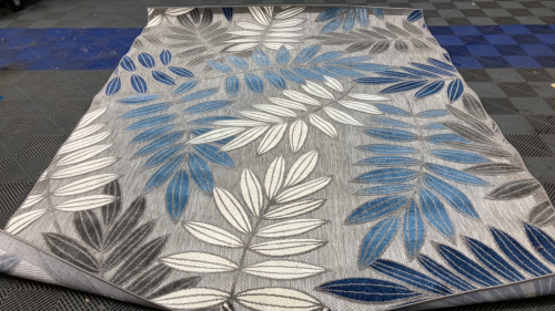 7&rsquo;10&rdquo; x 9&rsquo;10&rdquo; Gray/Blue Leaves Indoor/Outdoor Area Rug