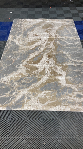 5&rsquo; x 8&rsquo; Gray/Tan Area Rug