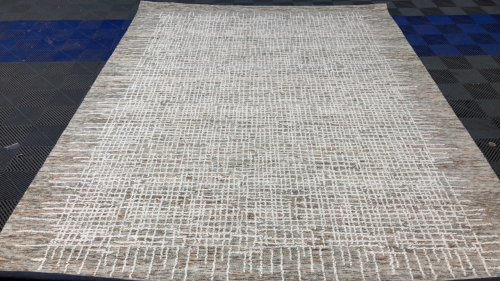 7&rsquo;9&rdquo; x 9&rsquo;9&rdquo; Multicolor/Tan/Off White Wool Rug