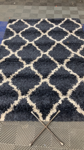5&rsquo;4&rdquo; x 7&rsquo;4&rdquo; Dark Navy Shag Rug