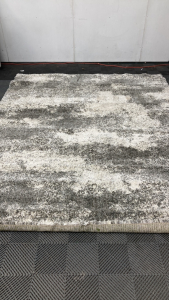 7’10 x 10’ White/Gray Shag Rug