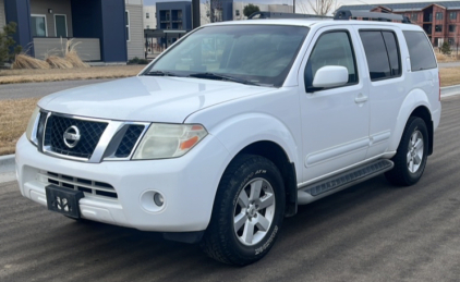 2009 Nissan Pathfinder - Bank Repo - 4X4!