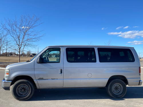 2009 Ford Econoline 350 - 11 Passenger Van!