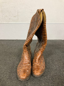 Size 8 1/2B Womens Snake Skin Cowboy Boots