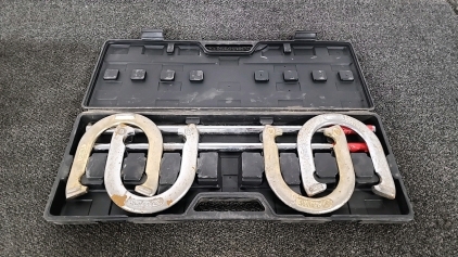 Spalding Horseshoes Game Comes w/ Case