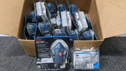 <BB-C> New Reusable Painting Respirators w/Replacement Filters