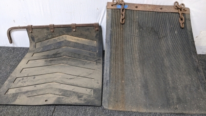 24x30 Mud Flaps w/Brackets