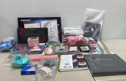 (1) 3D Contoured Sleep Mask, (1) FunWheat Eyemask Set, (1) Pack of Unicorn Party Invited, (1) Fox Planner, (1) Pack of False Eyelashes, and more !