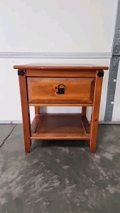 One Drawer End Table/Nightstand