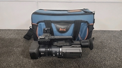 Sony DVCAM Camera In Great Condition w/ Carry Bag & Accessories