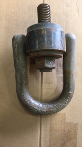 Double swivel lifting hook