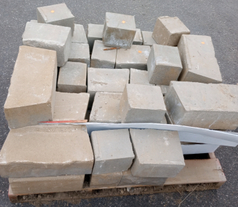 Pallet Of Assorted Sandstone Wall blocks