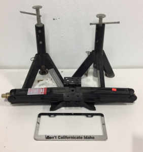 (2) 14” Tripod Style Jack Stands (1) 26” Large Vehicle Jack (1) “ Don’t Californicate Idaho” license plate Holder