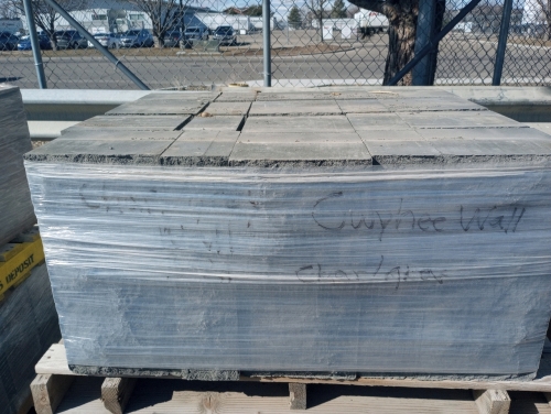 Pallet Of Charcoal Grey Owyhee Wall Stones