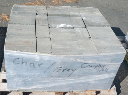 Pallet Of Charcoal Grey Owyhee Wall Stones