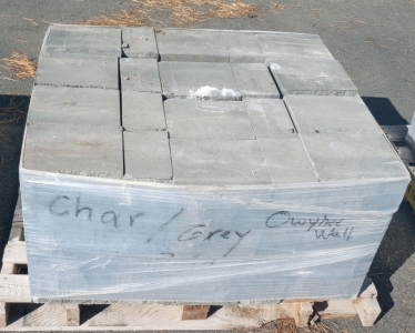 Pallet Of Charcoal Grey Owyhee Wall Stones