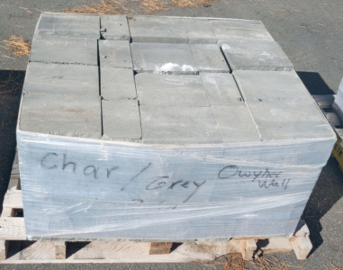 Pallet Of Charcoal Grey Owyhee Wall Stones