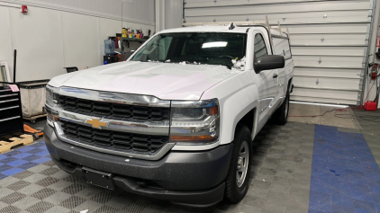 2017 Chevrolet Silverado - 4x4!