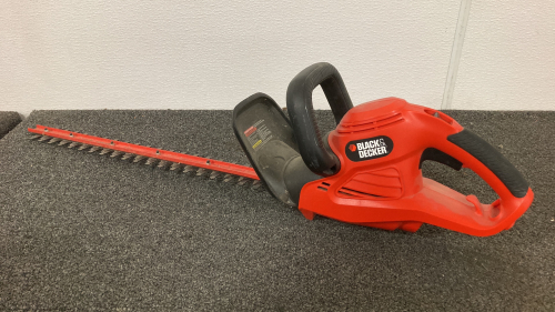 Black & Decker 22” Hedge Trimmer- Works