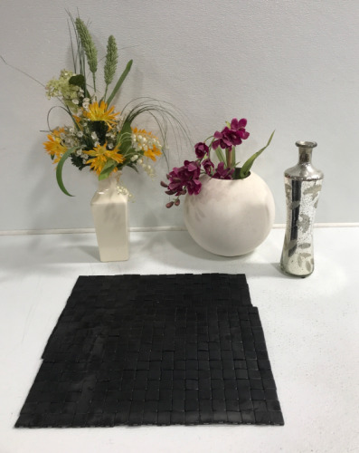 (2) Placemats, (2) Artificial Flowers In Pots, (1) Flower Vase