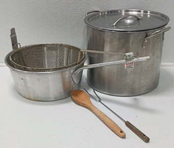 Large Boiling Pot And Large Pot With Wire