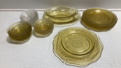 18pc Yellow Glass Dishware, (6) Clear Glass Dishware