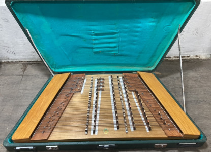 Hammered Dulcimer in Wheeled Case