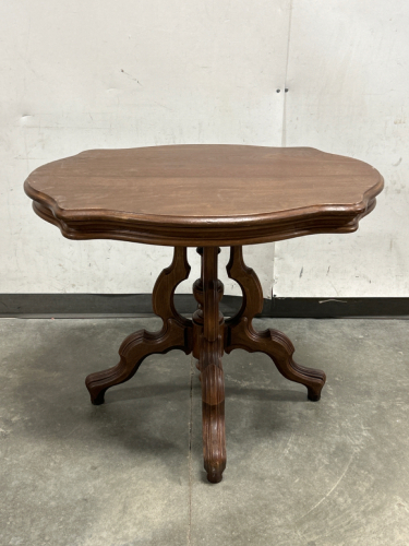 Antique Victorian Accent Table 35&rdquo;x 25.5&rdquo;x 27.5&rdquo;