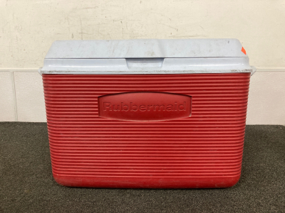 Rubbermaid Cooler