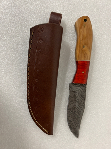 8” Overall Length Demascus Knife With Sheath