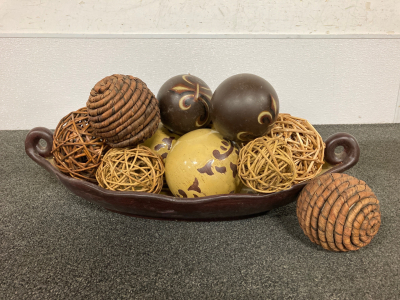 Natural Decorative Spheres In Clay Dish