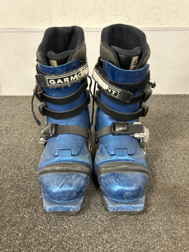 Pair of Garmont Ski Boots Size 28.5 Please Inspect