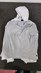 Reebok T-Shirt & G-Net Puffer Jacket